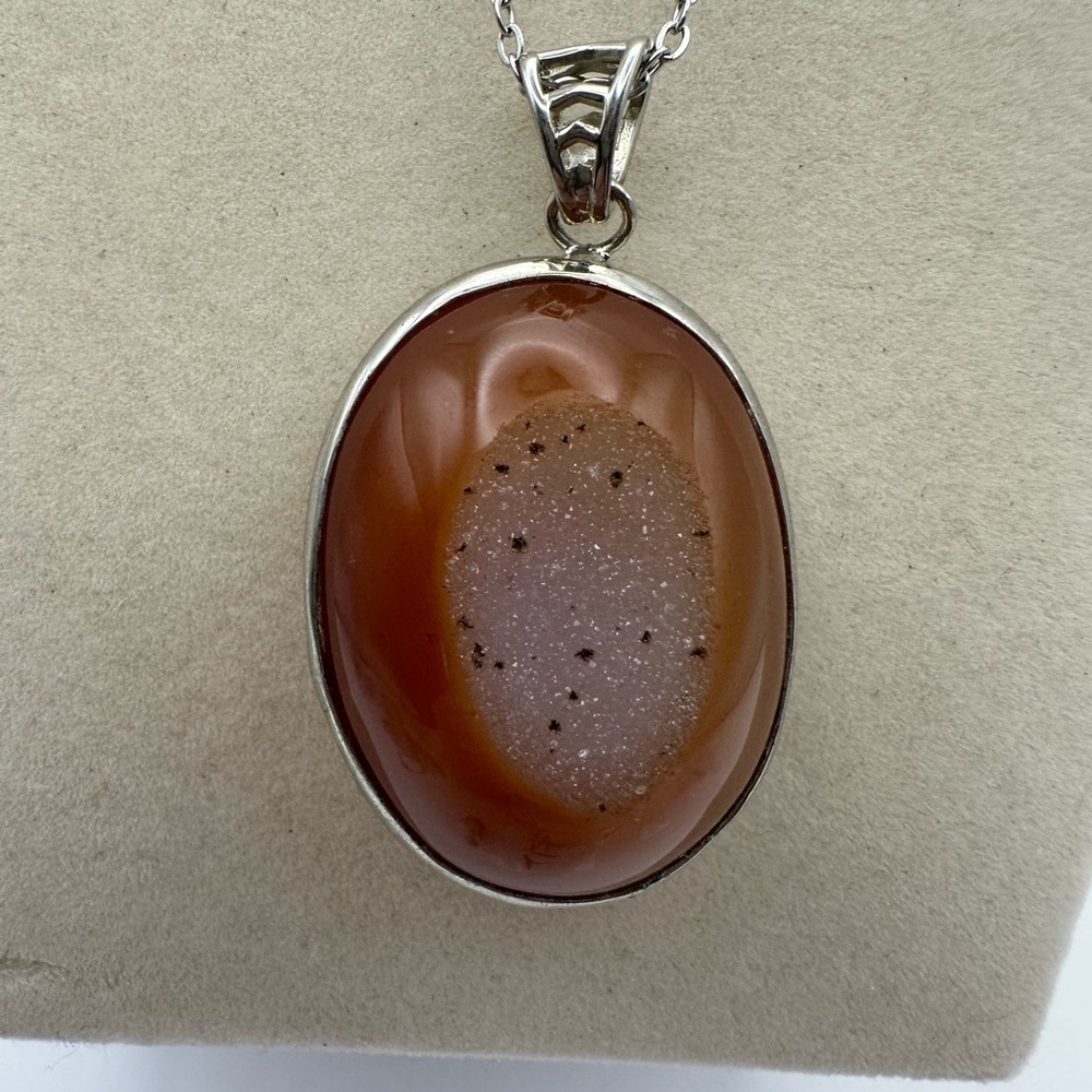 Druzy Agate Oval Pendant Necklace on Silver Copper Chain - Picture 6 of 16